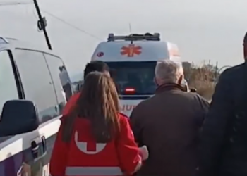 U plagos rëndë nga vëllai, niset me urgjencë drejt Tiranës –
