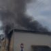 Përfshihet nga flakët banesa në Vlorë, dyshohet për një viktimë –