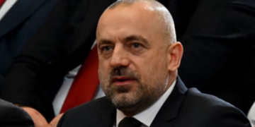 Një vit nga sulmi në Banjskë, kush e mbron Radoiçiçin në Serbi?