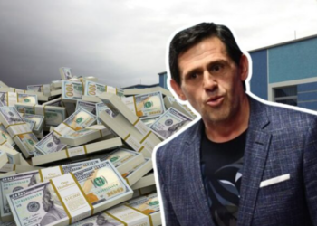 Dy denoncime, falsifikim në tenderin 154 MLN lekë të Rakip Sulit për bankat e shkollës “Azem Hajdari”