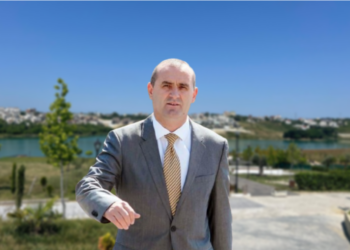 Kompleks vilash në Farkë/ Transaksionet e ministrit Ulsi Manja me pronat ngrenë pikëpyetje