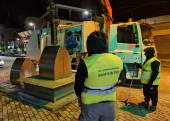 Kërkojnë rritje page, punonjësit e pastrimit në Fier ngrihen në protestë