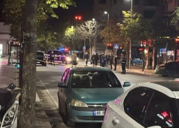 Atentat te “Xhamlliku”, ekzekutohet me breshëri plumbash djali i ish-gjyqtarit (Emri)