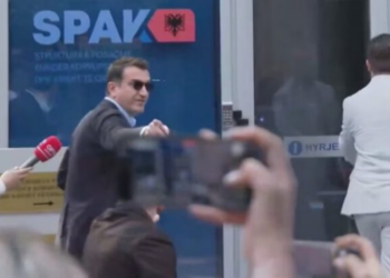 Hetimet e SPAK/ Veliaj ndryshon qëndrim me “kolegët”, sulmon Prokurorinë e Posaçme – Reagimi