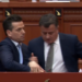 Demokratët në Kuvend përplasen me Shehajn, Noka e shtyn nga foltorja dhe i hedh celularin, Mziu e shan nga robt – VIDEO