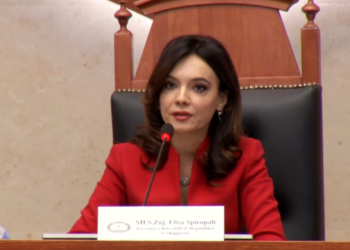 Kuvend – Spiropali mbyll seancën plenare me kërkesën e PS pas përplasjes Zhupa-Braçe