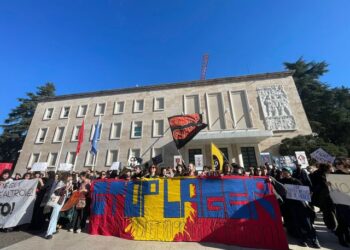 Protestë e shoqërisë civile kundër marrëveshjes Rama-Meloni për emigrantët