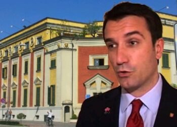 Tregtarët e Kombinatit në protestë: Bashkia po tenton të na dëbojë, këtu nxjerrim bukën e gojës