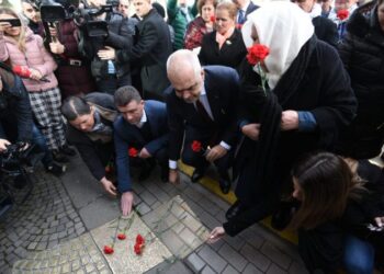 Hipokrizia/ Rama kujtohet për “21 Janarin” vetëm një herë në vit, kërkon drejtësi pas 12 vitesh në pushtet