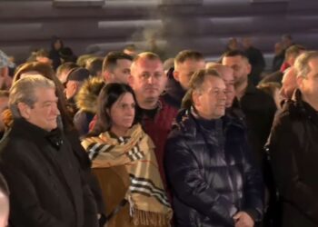 Nis foltorja e Berishës para Kryeministrisë, –