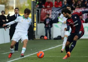 Cagliari i blokon rrugën Romës në garën për titull, “verdhekuqtë” mposhten në transfertë –