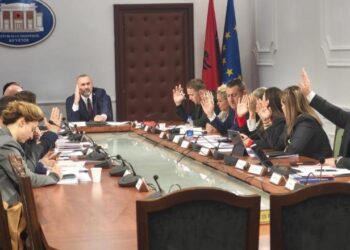 Avokati i Popullit/ PS çon 6 kandidatura për votim të enjten në seancë, skualifikohen 4 emra –