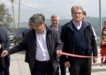 Akuzat për “turma të importuara” ndaj Salianjit, por dikur Berisha përuronte rrugë krah Benet Becit –