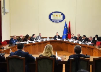 SPAK nuk ka dorëzuar 10 mijë, por 16 mijë faqe prova kundër Ballukut/ Deputetët akoma s’kanë firmosur të mos nxjerrin sekretin –