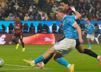 Milani mundet në Riad nga Napoli për gjysmëfinalen e Superkupës së Italisë –