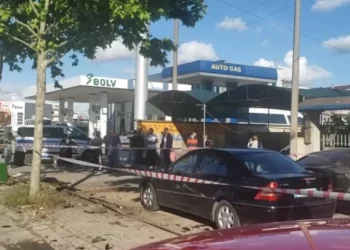 Aksident në Durrës, shoferi përplas me makinë nënën me fëmijën e mitur dhe ‘arratiset –