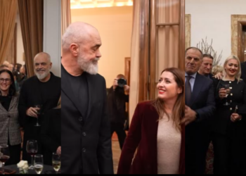 “Mirënjohje për familjen tonë të madhe!”, Rama ngre dollinë e fundvitit me PS, mungon Balluku –