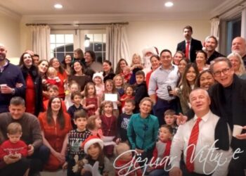 Ambasada Amerikane uron shqiptarët për Vitin e Ri: Të forcojmë partneritetin tonë