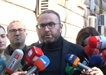 Rama dhe Peleshi po tentojnë t’i blejnë kohë –