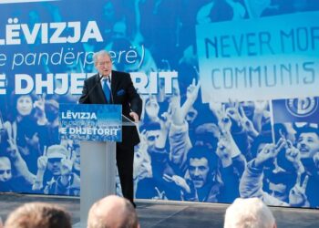 Për shqiptarët, 8 dhjetori i vitit 1990 është ditëlindja e lirive të tyre –