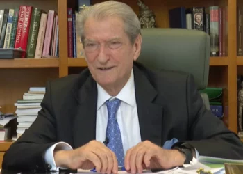 “Protesta kombëtare” dhe përplasjet në Kryesi, Berisha thërret Këshillin Kombëtar të PD –