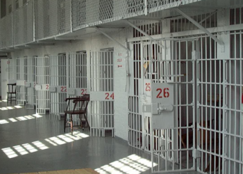 I dënuar për dhunë në familje, ndërron jetë në burgun e Lezhës 50-vjeçari (Emri) –