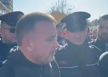 “Na gënjen, është hallkë e korrupsionit” –