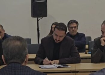 Nuk mund të rrimë peng i interesave, përgjegjës drejtuesit e PD –