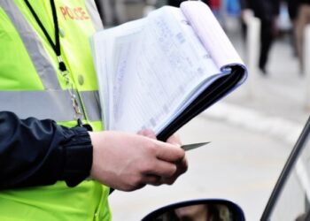 “Me rastin e festave të fundvitit” / Policia “masakër” gjobash në Tiranë –