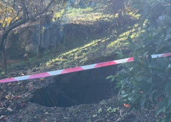 Alarm në Belsh/ Banorët ngrenë shqetësimin, hapet një tjetër gropë karstike në Dumre –