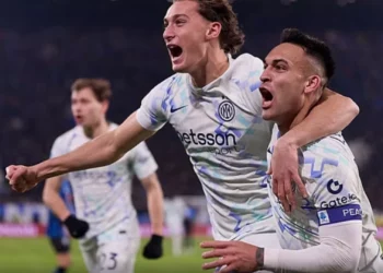 Lautaro Martinez përfiton nga gabimi i Gjimshitit, Inter fiton dhe kryeson –