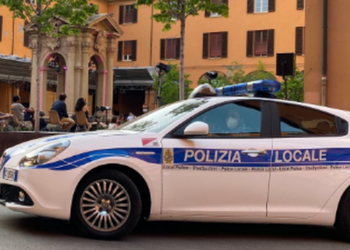 Arrestot çifti shqiptar në Itali, u kapën duke shitur drogë në parkingun e një supermarketi –