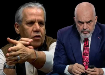 Enveri ia asgjësoi Shqipërisë vlerat intelektuale, Piktori ia zhvati ato materiale –