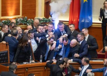 PS kërkoi përjashtimin e 29 deputetëve të PD-së, shtyhet mbledhja e Sekretariatit të Etikës, –