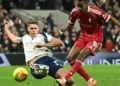 Dy kartonë të kuq dhe 3 gola, Liverpool triumfon ndaj Tottenham –