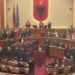 Skandali ‘pushton’ Kuvendin sot/ Noka e lagu me ujë! Komandanti i Gardës tenton të hakmerret me deputetin –