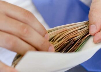 Shifrat e INSTAT/ Gjysma e të punësuarve në vend paguhen më pak se 52 mijë lekë në muaj –