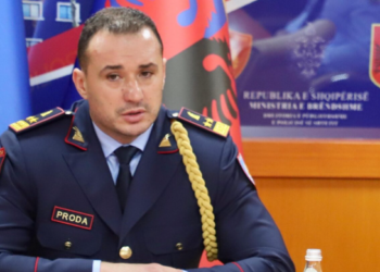 Performanca e dobët, Proda shkarkon drejtuesit e policisë në Lezhë, Dibër dhe Kamëz –