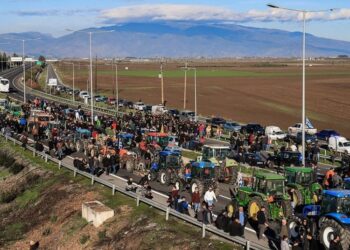 Nuk ndalen protestat e fermerëve grekë/ Aksi Kakavijë-Janinë sërish i bllokuar –