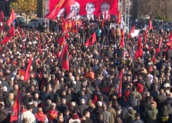 ‘Liria ka emër’, protestë në Shkup për ish-krerët e UÇK! Çlirimtarët duhet të nderohen, jo të gjykohen –