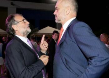 Një dekadë pas “ftohjes”, Edi Rama dhe Koço Kokëdhima ribashkohen, darkojnë në restorant! –
