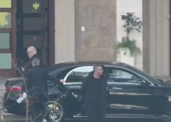 Tensione politike për USB-në e Ballukut, Rama 15 minuta në telefon në hyrje të Kryeministrisë –