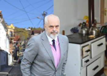Gazifikimi i Korçës shënon një tjetër mashtrim të Ramës, qyteti vazhdon ngrohjen me dru –