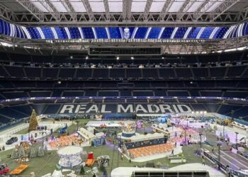 Transformohet “Bernabeu” për festa / Stadiumi i Madridit kthehet në park argëtues me pistë akulli dhe treg gjigant –