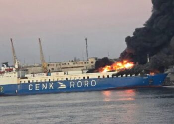 Bombardime në Odesë, shpërthen anije tregtare pas sulmit me dronë dhe raketa –