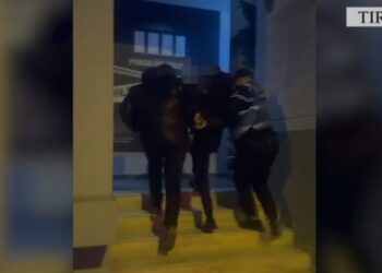 1 kg kanabis xhelatinë nga Kanadaja, arrestohet 23-vjeçari në Tiranë –