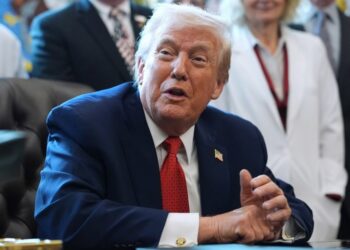 Gëzuar Krishtlindjet, edhe për fundërrinat e së majtës radikale –