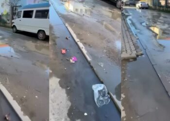 Ujërat e zeza pushtojnë rrugët në Laç, banorët në alarm –