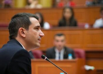 Lejoni Veliajn të marrë pjesë në mbledhje për Buxhetin 2026 –