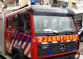 Zjarr në magazinë bimësh medicinale në Bajzë –